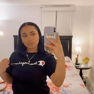 Meet your Posher, Lorena